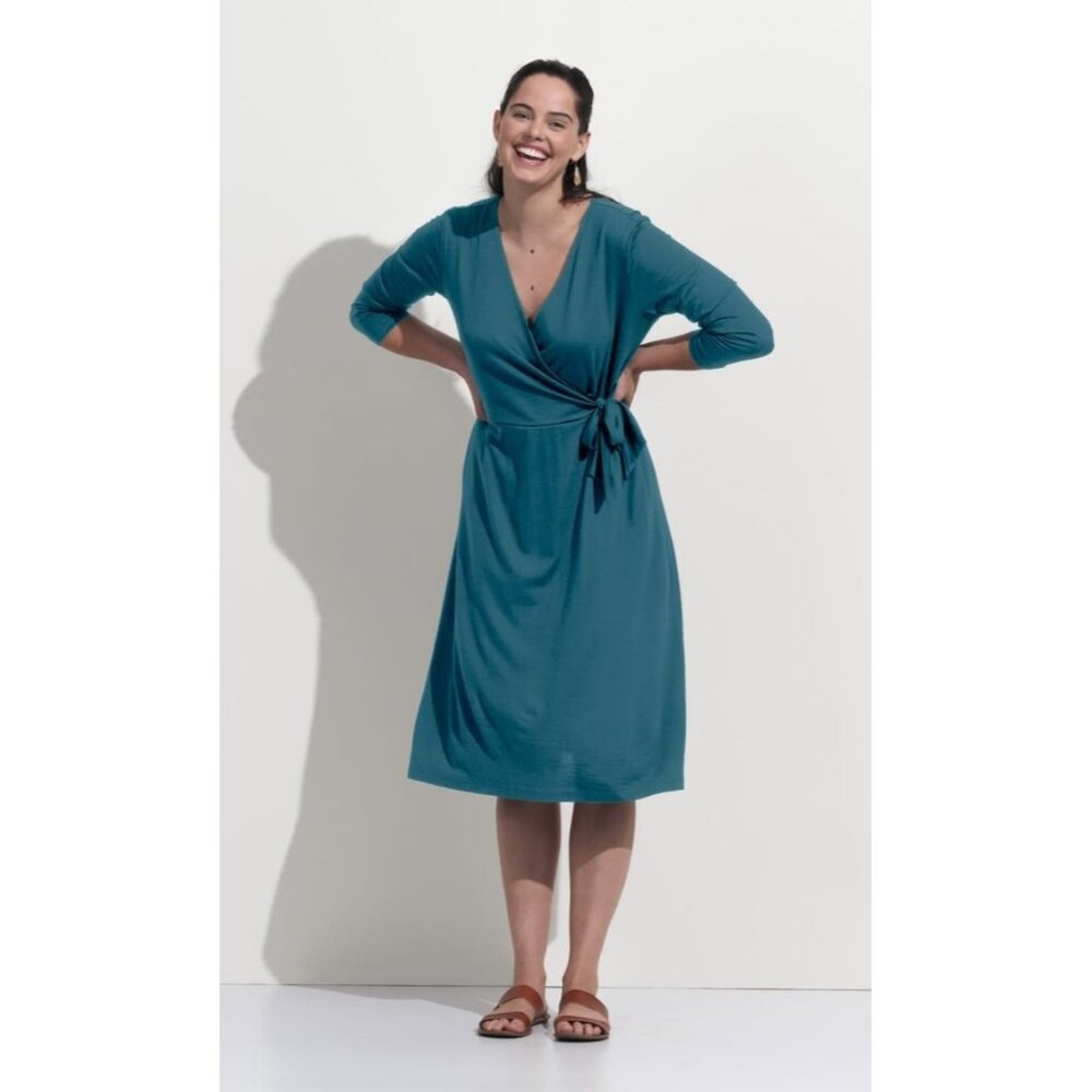 Blue Wrap Midi Dress with V-Neck and Long Sleeves